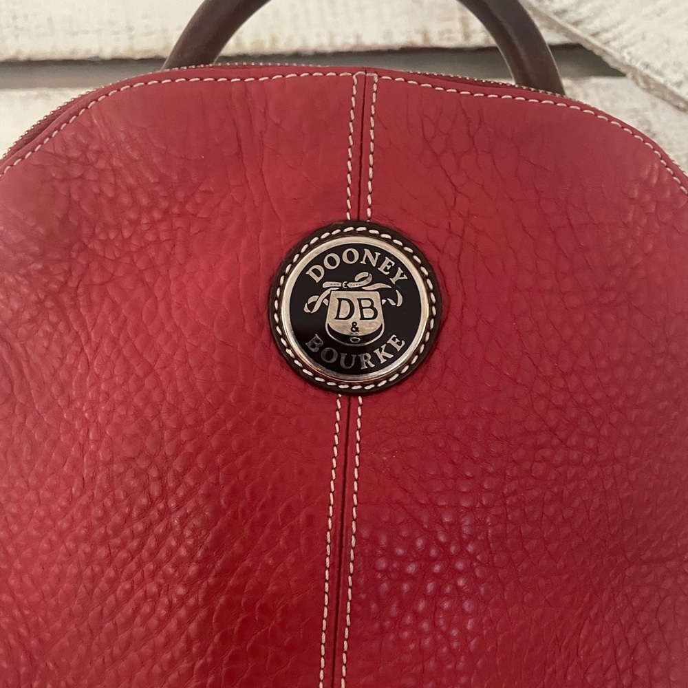 Genuine Vintage Dooney & Bourke Red Leather Pebbled Classic Zip Backpack - Picture 4 of 9